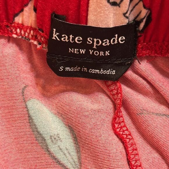 Kate spade red holiday soft and cozy Christmas print pajamas set size small - Picture 8 of 9